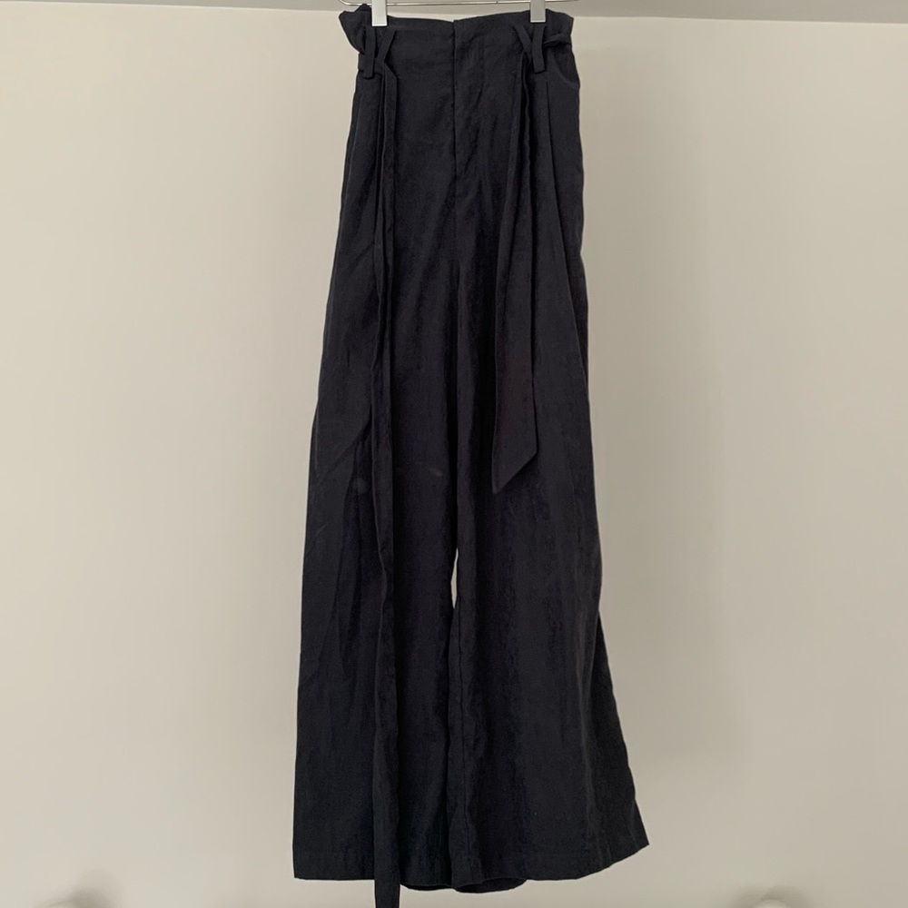 Sadie and Sage tie front wide leg pants